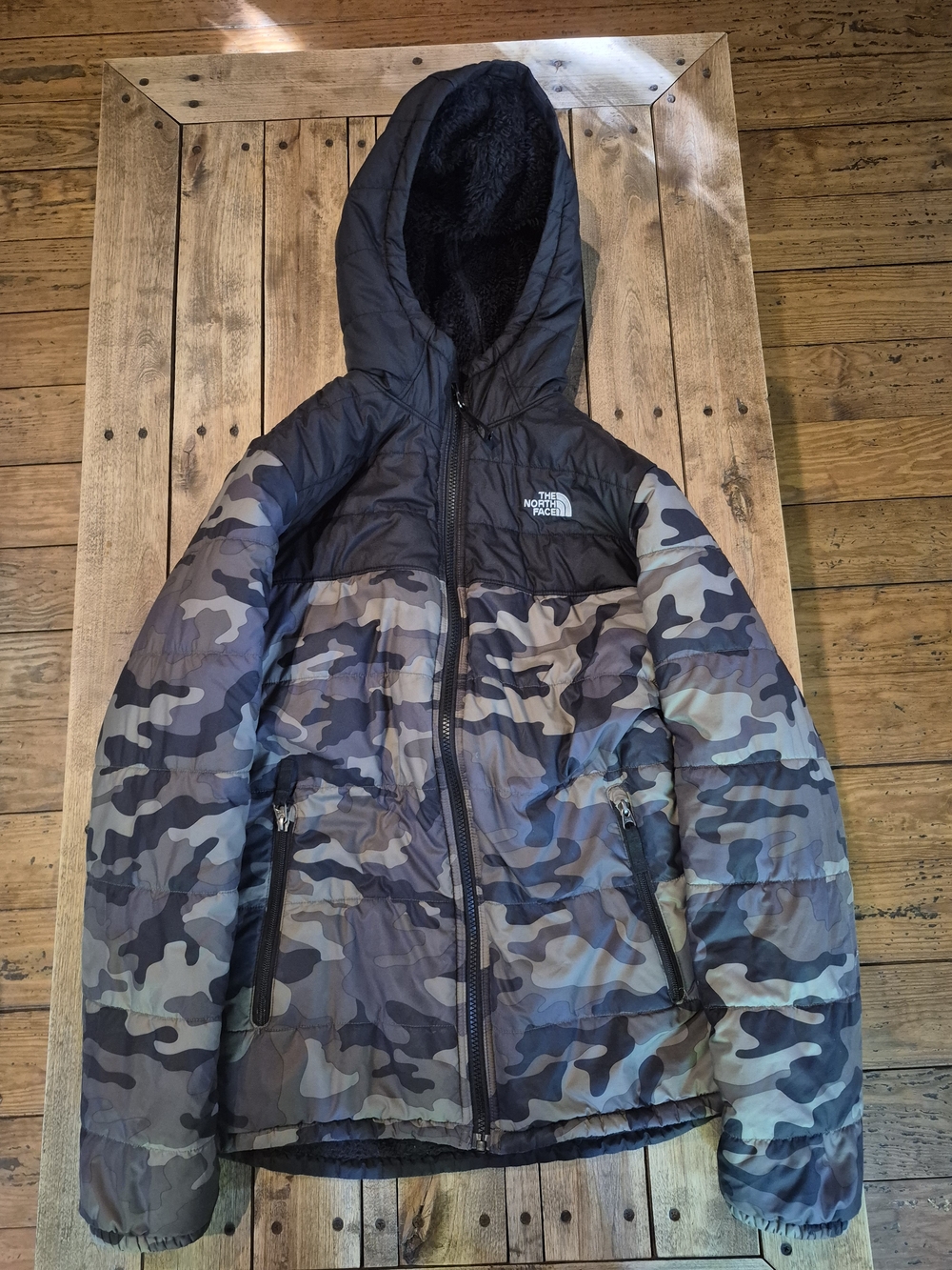 The North Face Kids Camo Hooded Puffer Jacket - Reversible Size XL